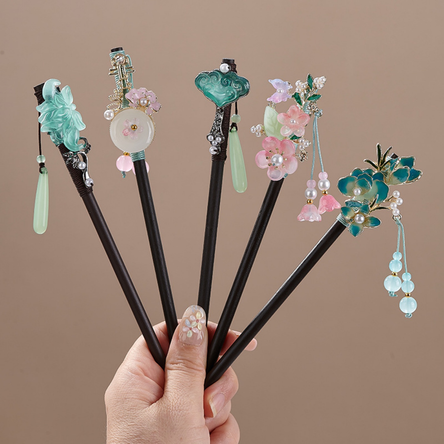 Grampo de Cabelo Vintage Flora - Tech Accessories For Women avaliação e preço