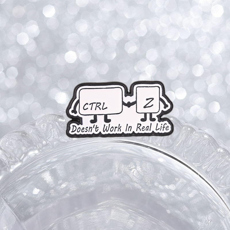 Pins de Esmalte Engraçados com - Tech Accessories For Work avaliação e preço